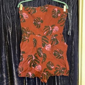 Topshop burgundy pink strapless floral Hawaiian shorts romper size 8